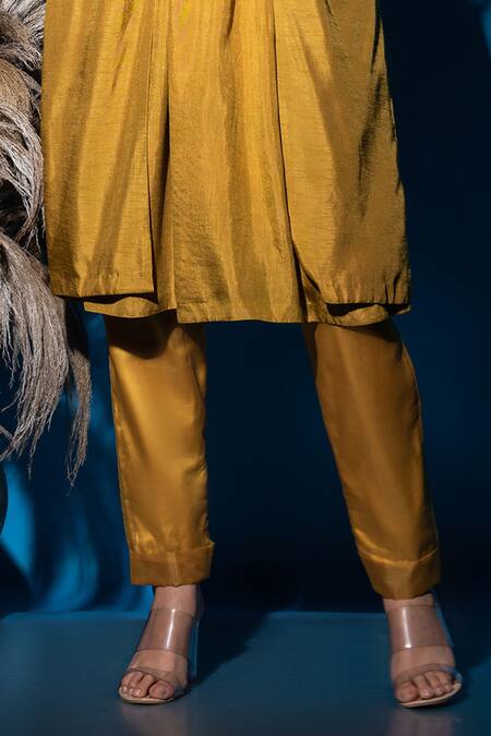 Buy_Label Deepshika Agarwal_Yellow Silk, Organza Embroidery Round Neck, Smocking Kurta Pant Set With Jacket 