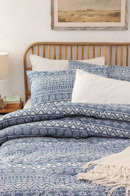 Shop House This Blue 100% Cotton, Polyfill Printed Kullu Patti Single Comforter at Aza Fashions Shop_House This_Blue 100% Cotton, Polyfill Printed Kullu Patti Single Comforter_at_Aza_Fashions