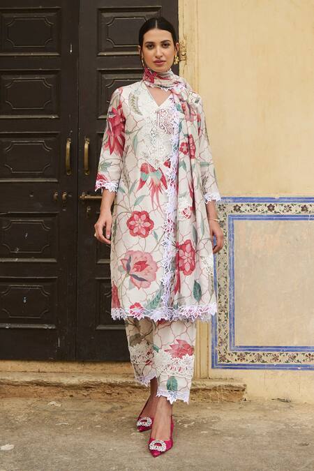 Buy Sage Saga Ivory Chanderi Lace, Applique, Embroidery V-neck Floral Print Kurta Set Online at Aza Fashions Buy_Sage Saga_Ivory Chanderi Lace, Applique, Embroidery V-neck Floral Print Kurta Set _Online_at_Aza_Fashions