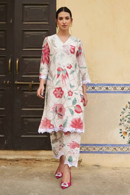 Buy Sage Saga Ivory Chanderi Lace, Applique, Embroidery V-neck Floral Print Kurta Set Buy_Sage Saga_Ivory Chanderi Lace, Applique, Embroidery V-neck Floral Print Kurta Set
