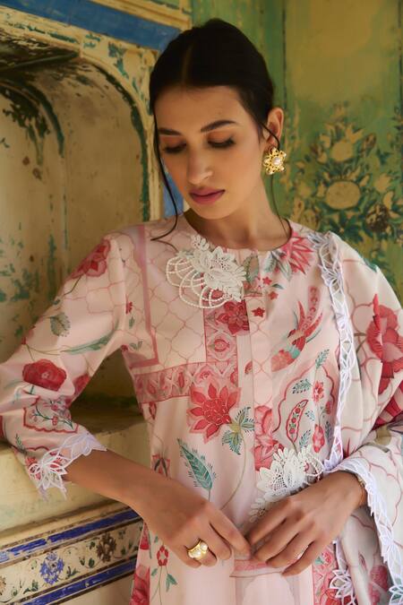 Sage Saga Pink Lawn Cotton Printed Mughal Round Kurta Online at Aza Fashions Sage Saga_Pink Lawn Cotton Printed Mughal Round Kurta _Online_at_Aza_Fashions