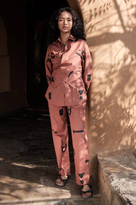 Buy_The Terra Tribe_Brown Organic Cotton Printed Triangle Pattern Straight-legged Pant