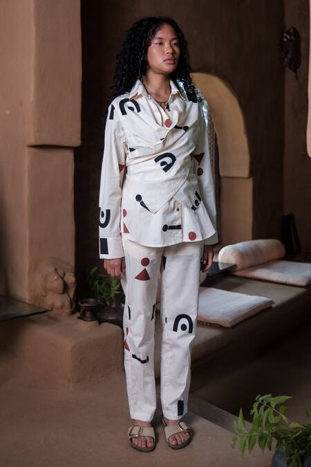 Shop The Terra Tribe Off White Organic Cotton Printed Triangle Pattern Straight-legged Pant Online at Aza Fashions Shop_The Terra Tribe_Off White Organic Cotton Printed Triangle Pattern Straight-legged Pant_Online_at_Aza_Fashions