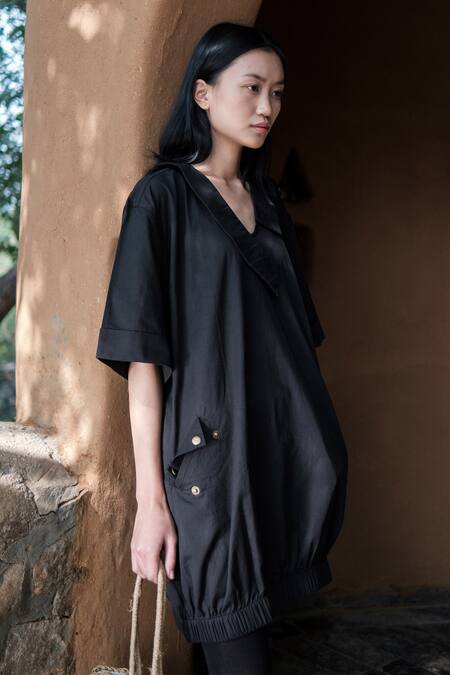 Buy_The Terra Tribe_Black Organic Cotton Solid V Neck Oversized Shift Dress_Online_at_Aza_Fashions