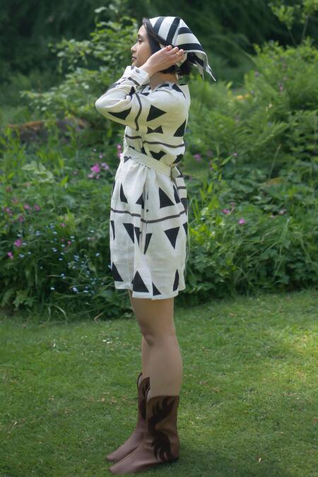 Buy_The Terra Tribe_Black Linen Printed Tribal V Neck Hawai Shift Dress_Online_at_Aza_Fashions