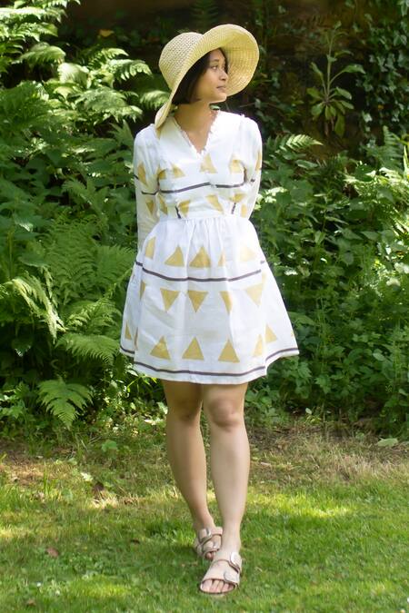 The Terra Tribe Yellow Linen Printed Tribal V Neck Hawai Shift Dress 