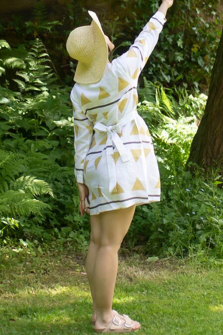 Shop The Terra Tribe Yellow Linen Printed Tribal V Neck Hawai Shift Dress at Aza Fashions Shop_The Terra Tribe_Yellow Linen Printed Tribal V Neck Hawai Shift Dress_at_Aza_Fashions