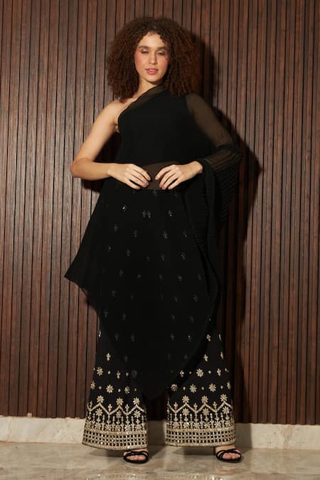 Tasuvure Indes Black Pleated Georgette One Avyah Plisse Cape Top With Embroidered Pant