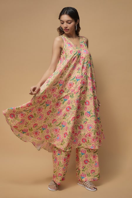 wildflower by krishna Bloom Print Kurta With Pant 