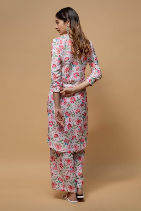 Shop Krishna Padia White Crepe Collared Gul Print Kurta With Pant at Aza Fashions Shop_Krishna Padia_White Crepe Collared Gul Print Kurta With Pant _at_Aza_Fashions