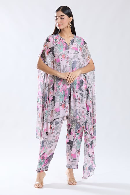 Preeti Jhawar Pink Chiffon Embroidered Notched Floral Pattern Cape Kurta And Pant Set 