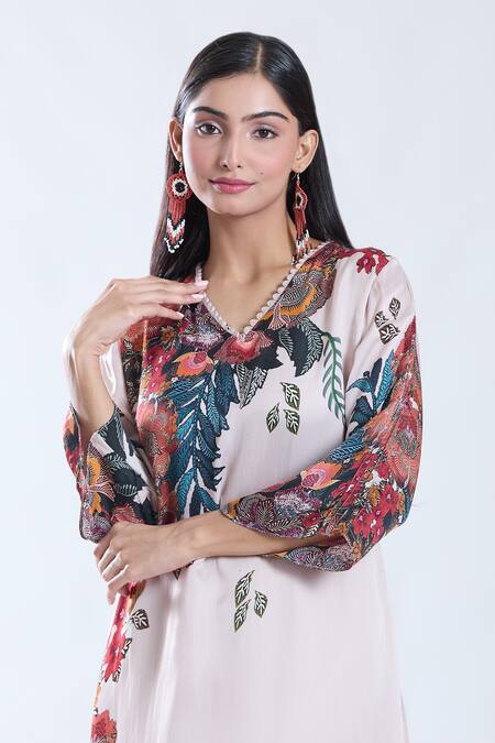 Buy_Preeti Jhawar_White Chiffon, Cotton, Silk Embroidery V-neck Floral Pattern Kurta And Pant Set _Online_at_Aza_Fashions