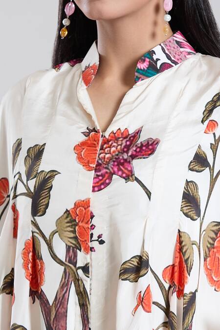 Buy_Preeti Jhawar_Off White Chiffon Notched Floral Cape Sharara Set _Online_at_Aza_Fashions