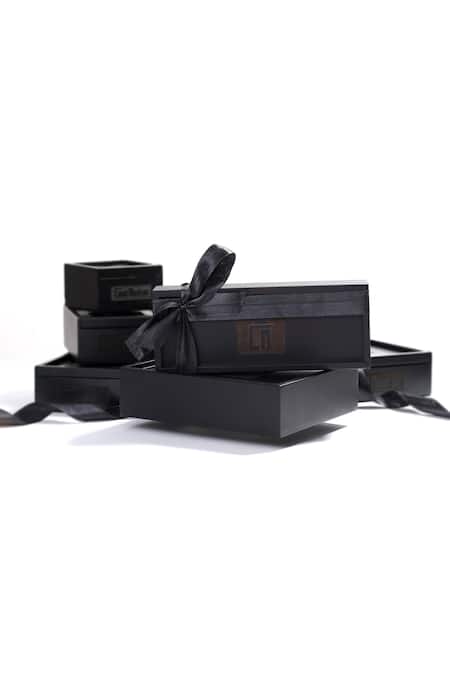 Cosa Nostraa Gold Cut Work Floral Blossom Carved 7 Pcs Buttons at Aza Fashions Cosa Nostraa_Gold Cut Work Floral Blossom Carved 7 Pcs Buttons _at_Aza_Fashions