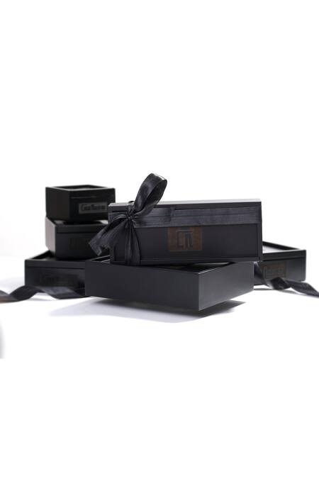 Cosa Nostraa_Gold Embroidery Floral Carved Shimmer 7 Pcs Buttons _at_Aza_Fashions