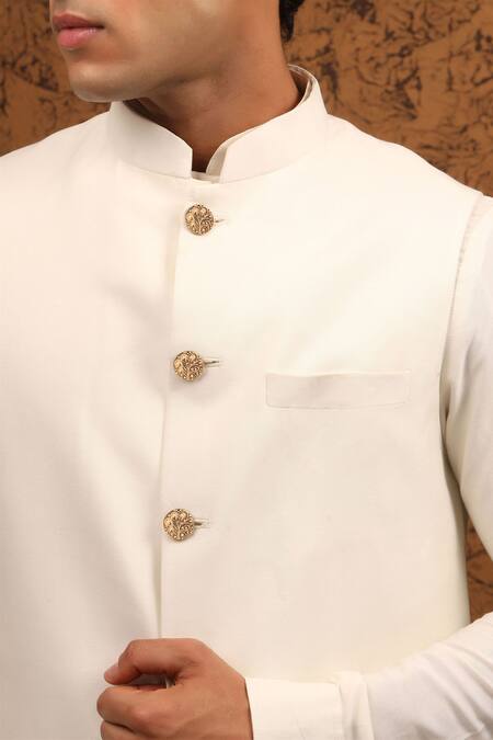 Cosa Nostraa_Gold Carved Blooming Beauty 7 Pcs Buttons _Online_at_Aza_Fashions