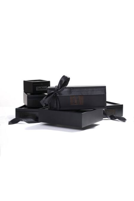 Cosa Nostraa_Gold Carved Blooming Beauty 7 Pcs Buttons _at_Aza_Fashions