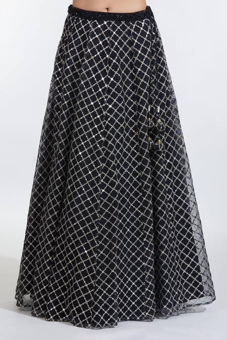 Meenagurnam Black Net Sequins, Zari Sweetheart Neck Crest Jaal Embroidered Lehenga Set at Aza Fashions Meenagurnam_Black Net Sequins, Zari Sweetheart Neck Crest Jaal Embroidered Lehenga Set _at_Aza_Fashions