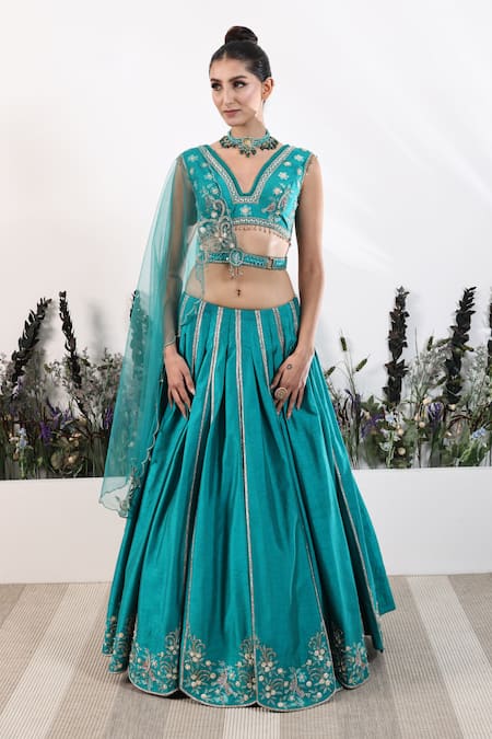 Nayna Kapoor_Green Organza, Georgette Embroidery, Sequins V-neck Box Pleat Lehenga Set _Online_at_Aza_Fashions