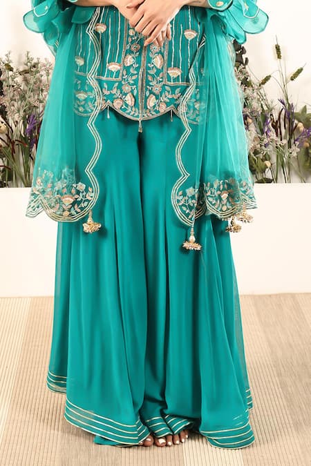 Nayna Kapoor_Green Organza, Georgette Embroidery Round Neck Emerald Floral Kurta Set_Online_at_Aza_Fashions