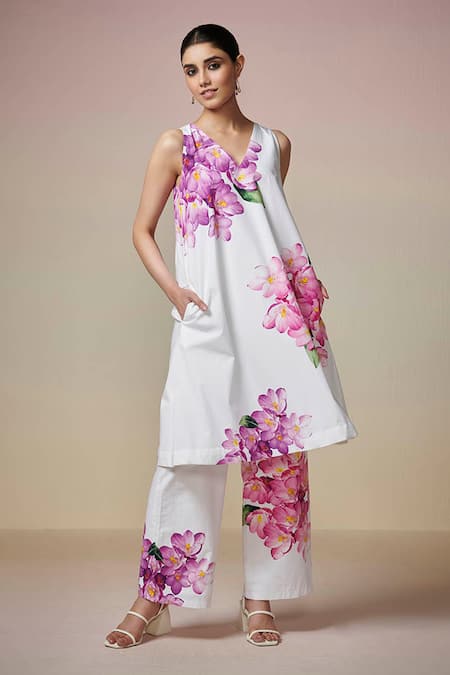 Shop Dressfolk Ivory Cotton V-neck Floral Digital Printed Kurta Pant Set at Aza Fashions Shop_Dressfolk_Ivory Cotton V-neck Floral Digital Printed Kurta Pant Set_at_Aza_Fashions