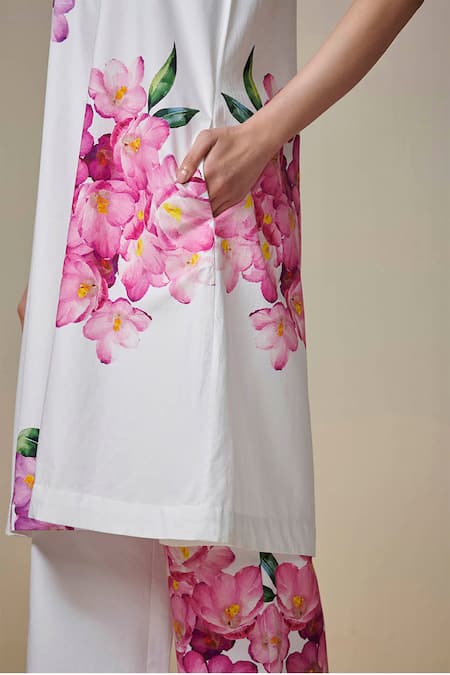 Buy Dressfolk Ivory Cotton V-neck Floral Digital Printed Kurta Pant Set Online at Aza Fashions Buy_Dressfolk_Ivory Cotton V-neck Floral Digital Printed Kurta Pant Set_Online_at_Aza_Fashions