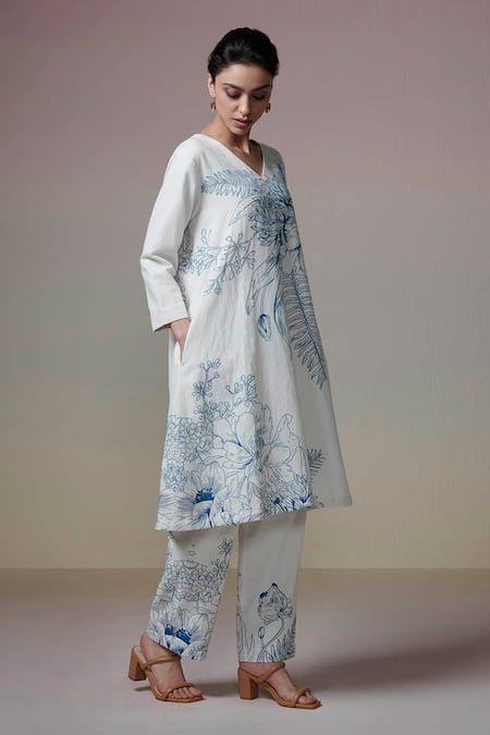 Buy_Dressfolk_Ivory Linen, Cotton V-neck Floral Printed Kurta Set_Online_at_Aza_Fashions