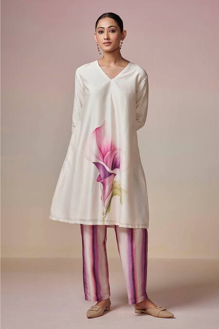 Dressfolk Ivory Chanderi V-neck Digital Floral Printed Kurta Set Online at Aza Fashions Dressfolk_Ivory Chanderi V-neck Digital Floral Printed Kurta Set_Online_at_Aza_Fashions