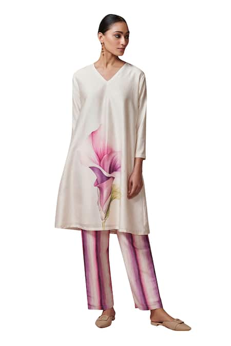 Buy Dressfolk Ivory Chanderi V-neck Digital Floral Printed Kurta Set Online at Aza Fashions Buy_Dressfolk_Ivory Chanderi V-neck Digital Floral Printed Kurta Set_Online_at_Aza_Fashions