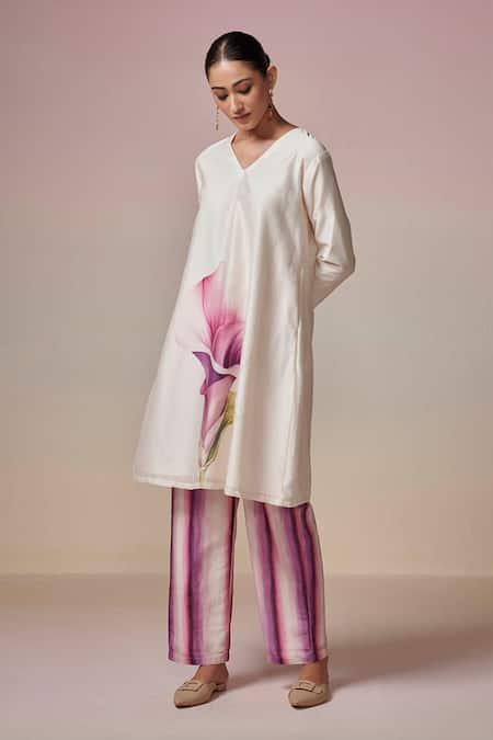 Shop Dressfolk Ivory Chanderi V-neck Digital Floral Printed Kurta Set Online at Aza Fashions Shop_Dressfolk_Ivory Chanderi V-neck Digital Floral Printed Kurta Set_Online_at_Aza_Fashions