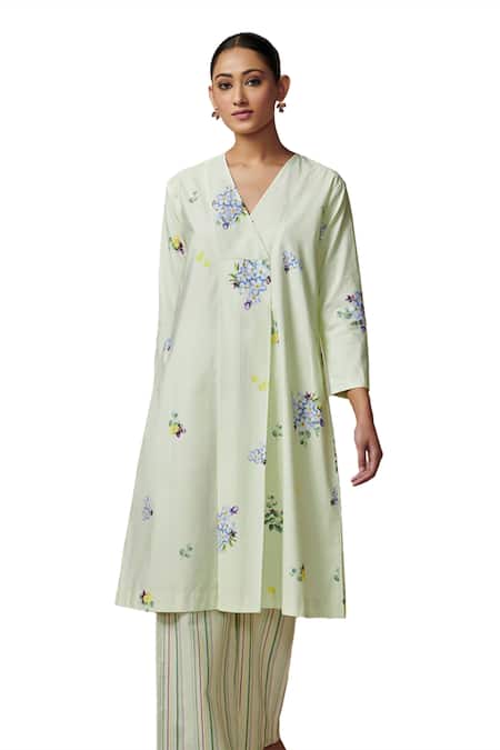 Dressfolk_Green Cotton V-neck Floral Digital Printed Kurta And Pant Set_Online_at_Aza_Fashions