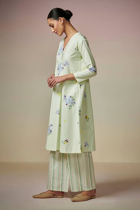 Dressfolk_Green Cotton V-neck Floral Digital Printed Kurta And Pant Set_at_Aza_Fashions