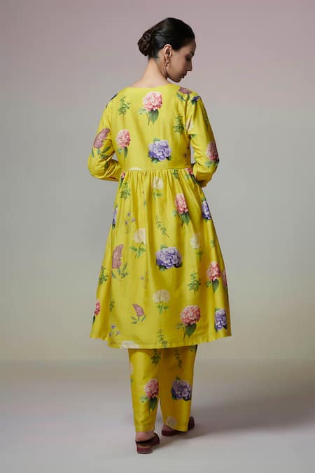 Shop Dressfolk Yellow Chanderi Embroidery V-neck Floral Digital Printed Kurta Set at Aza Fashions Shop_Dressfolk_Yellow Chanderi Embroidery V-neck Floral Digital Printed Kurta Set_at_Aza_Fashions