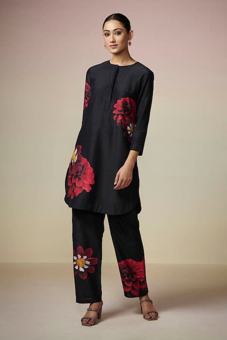 Dressfolk_Black Chanderi Embroidery Round Neck Floral Printed Kurta Set _Online_at_Aza_Fashions