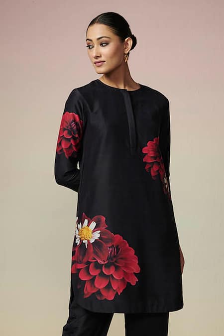 Buy_Dressfolk_Black Chanderi Embroidery Round Neck Floral Printed Kurta Set 