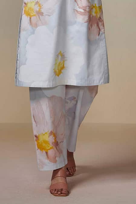 Dressfolk Blue Cotton V-neck Powder Floral Print Kurta Set Online at Aza Fashions Dressfolk_Blue Cotton V-neck Powder Floral Print Kurta Set_Online_at_Aza_Fashions