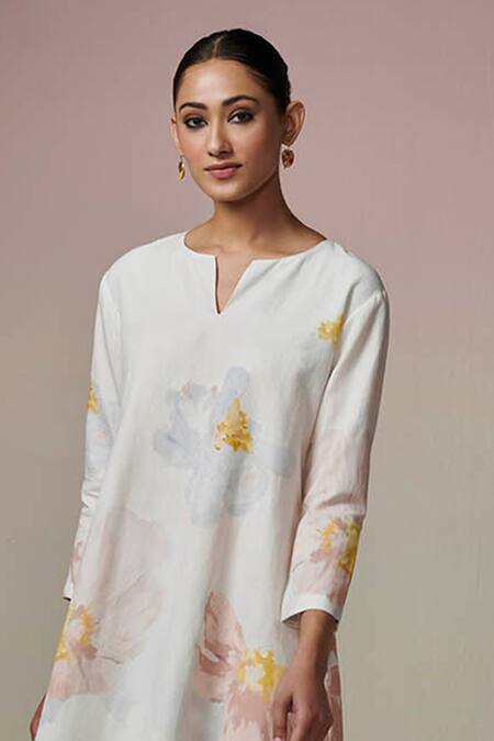 Shop Dressfolk Blue Linen, Cotton Split V-neck Floral Digital Printed Kurta And Pant Set Online at Aza Fashions Shop_Dressfolk_Blue Linen, Cotton Split V-neck Floral Digital Printed Kurta And Pant Set_Online_at_Aza_Fashions