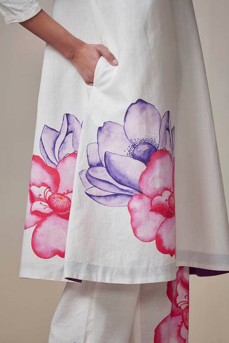 Dressfolk_Ivory Linen, Cotton V-neck Floral Digital Printed Kurta And Pant Set_Online_at_Aza_Fashions