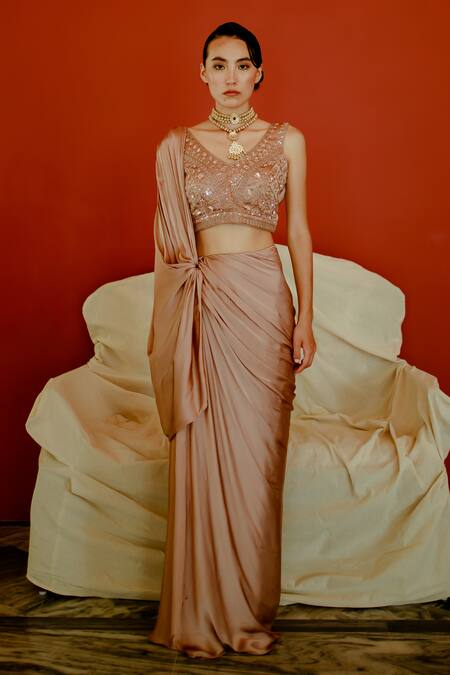 Buy_Pavone By Akanksha Chopra_Gold Satin Sequins, Cut Work, Mirrors V-neck Solid Pre-draped Saree With Blouse _Online_at_Aza_Fashions