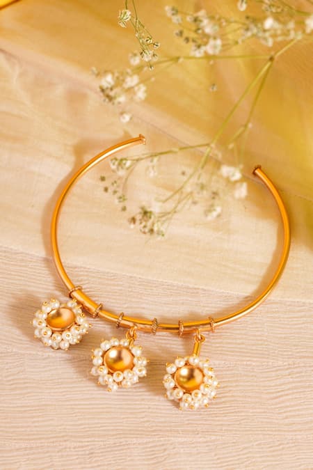 Shop Suhani Pittie Gold Plated Pearls Embellished Anklet at Aza Fashions Shop_Suhani Pittie_Gold Plated Pearls Embellished Anklet _at_Aza_Fashions