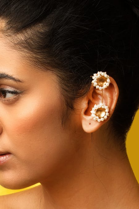 SUHANI PITTIE Pearl Bunch Embellished Ear Cuff 