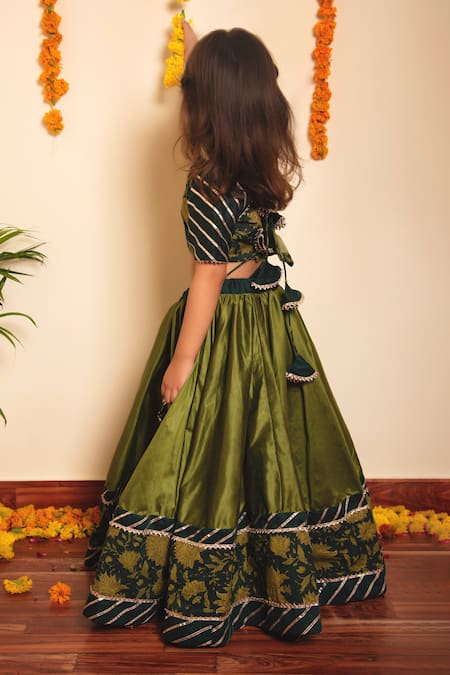 Shop Pomcha Jaipur Green , Silk, Net, Satin Gota Patti, Idika Floral Print Lehenga Set at Aza Fashions Shop_Pomcha Jaipur_Green , Silk, Net, Satin Gota Patti, Idika Floral Print Lehenga Set _at_Aza_Fashions