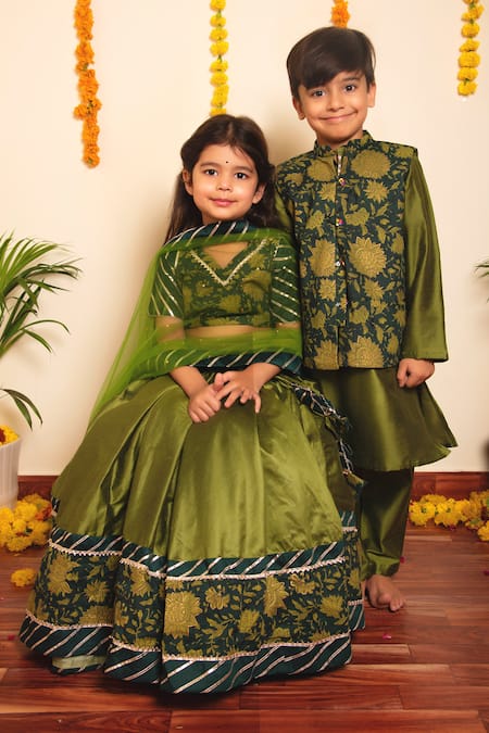 Buy Pomcha Jaipur Green , Silk, Net, Satin Gota Patti, Idika Floral Print Lehenga Set Online at Aza Fashions Buy_Pomcha Jaipur_Green , Silk, Net, Satin Gota Patti, Idika Floral Print Lehenga Set _Online_at_Aza_Fashions