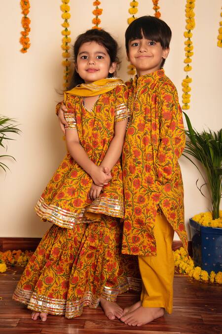 Pomcha Jaipur Yellow Cotton Embroidery, Gota Patti Darpan Hand Block Print Kurta With Pant at Aza Fashions Pomcha Jaipur_Yellow Cotton Embroidery, Gota Patti Darpan Hand Block Print Kurta With Pant _at_Aza_Fashions