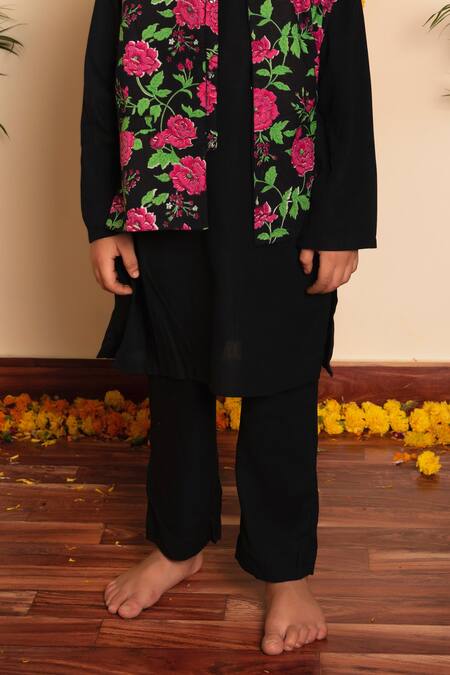 Pomcha Jaipur Black Cotton, Rayon Floral Block Print Bundi Set at Aza Fashions Pomcha Jaipur_Black Cotton, Rayon Floral Block Print Bundi Set _at_Aza_Fashions