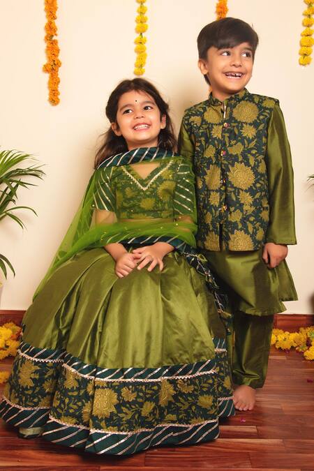 Buy_Pomcha Jaipur_Green , Satin, Silk Embroidery Floral Hand Block Printed Kurta Set _Online_at_Aza_Fashions