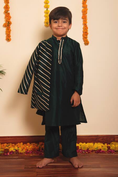 Shop Pomcha Jaipur Green Cotton, Silk Gota Patti Hand Embroidered Bundi Kurta Set Shop_Pomcha Jaipur_Green Cotton, Silk Gota Patti Hand Embroidered Bundi Kurta Set