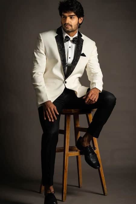 Hilo Design White Embroidered Lapel Blazer 