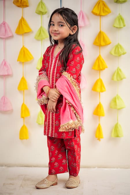 Buy Tiny Colour Red Chanderi, Cotton, Chiffon Embroidery Floral Hand Block Print Kurta Set Online at Aza Fashions Buy_Tiny Colour_Red Chanderi, Cotton, Chiffon Embroidery Floral Hand Block Print Kurta Set _Online_at_Aza_Fashions