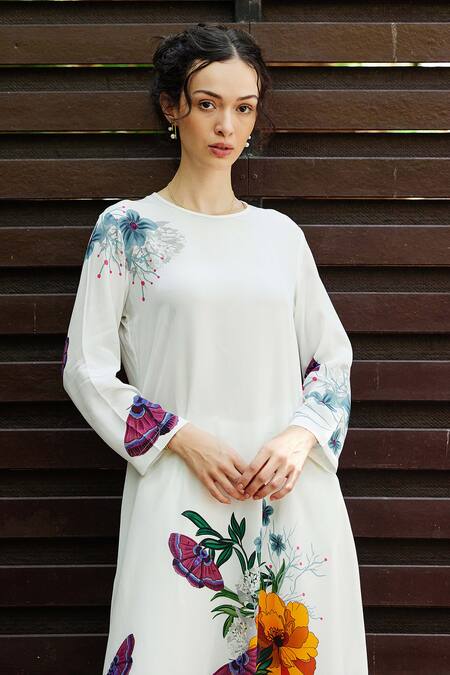 Nautanky_White Crepe Embroidery High Neck Rosette Print Kurta Pant Set _at_Aza_Fashions